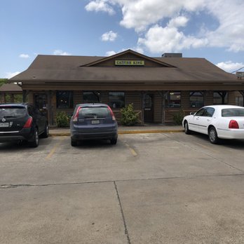 Catfish King of Waco - Exterior shot of the restaurant. Nice clean lot. - Seafood Near Me - Waco, Texas