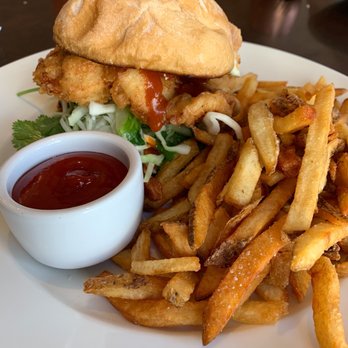 Rouge - Crispy chicken sandwich - Breakfast & Brunch Near Me - Philadelphia, Pennsylvania Rouge - Crispy chicken sandwich - Breakfast & Brunch Near Me - Philadelphia, Pennsylvania