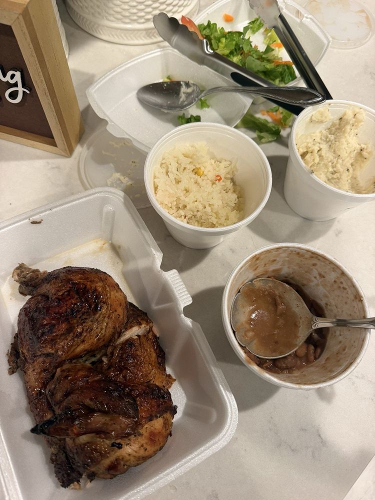 Dorados Chicken Logo