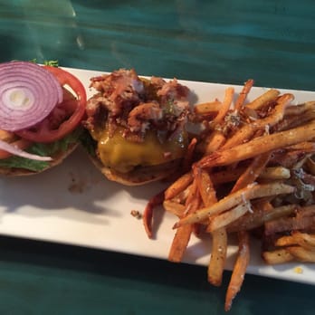 Loungin' Lizard - Elk burger - Cocktail Bars Near Me - Cortez, Colorado