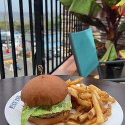 The Beach Gallery - Tzatziki turkey burger