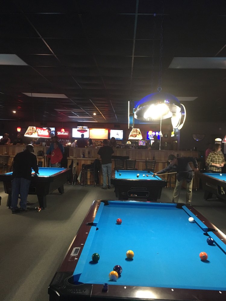 FAST BREAK LOUNGE Updated August 2024 1204 N Main St, Summerville, South Carolina Bars