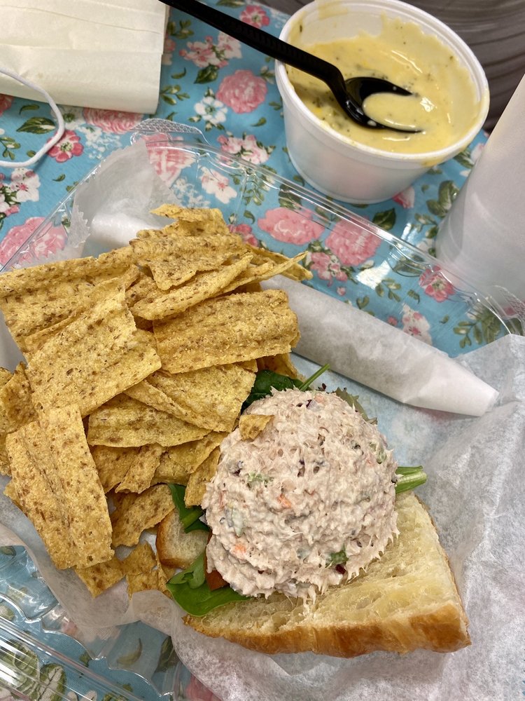 QUIPS N QUOTES Updated October 2024 26 Photos 5011 N 10th St