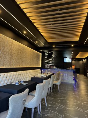 Fan Szechuan Restaurant & Bar 大宅门餐厅酒吧 by null