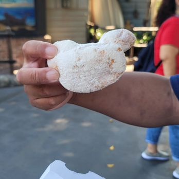 Mint Julep Bar - Pineapple beignet. Yummy!! - Donuts Near Me - Anaheim, California Mint Julep Bar - Pineapple beignet. Yummy!! - Donuts Near Me - Anaheim, California