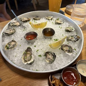 Station 16 - Kumamoto oysters - Cocktail Bars Near Me - Elk Grove, California