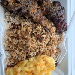 Ms. Tiny’s - Jerk chicken Mac & Rice