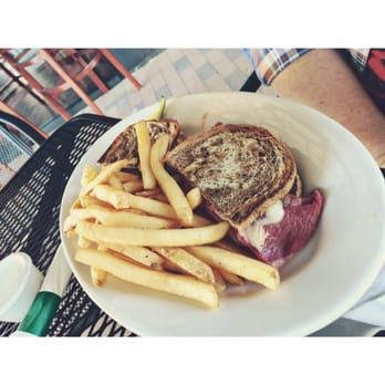 Mo's Irish Pub - American Near Me - Houston, Texas Mo's Irish Pub - American Near Me - Houston, Texas