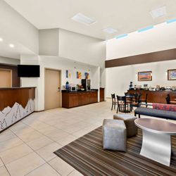 Best Western Topaz Lake Inn - Front Desk