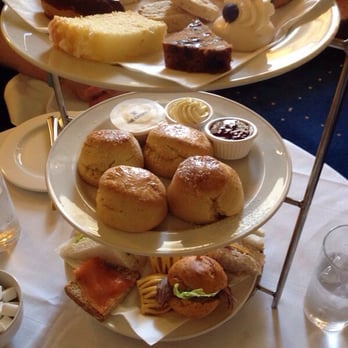 Riu Plaza The Gresham Dublin - High tea. - Hotels Near Me - Dublin, D