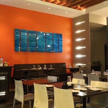 Rock Wrap & Roll - Colorful modern decor. - Thai Near Me - Chicago, Illinois