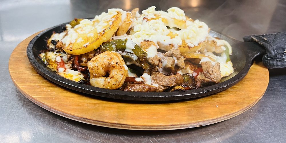 EL CAZADOR MEXICAN GRILL & CANTINA Updated August 2024 25 Photos