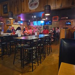 CrossTown Bar & Grill