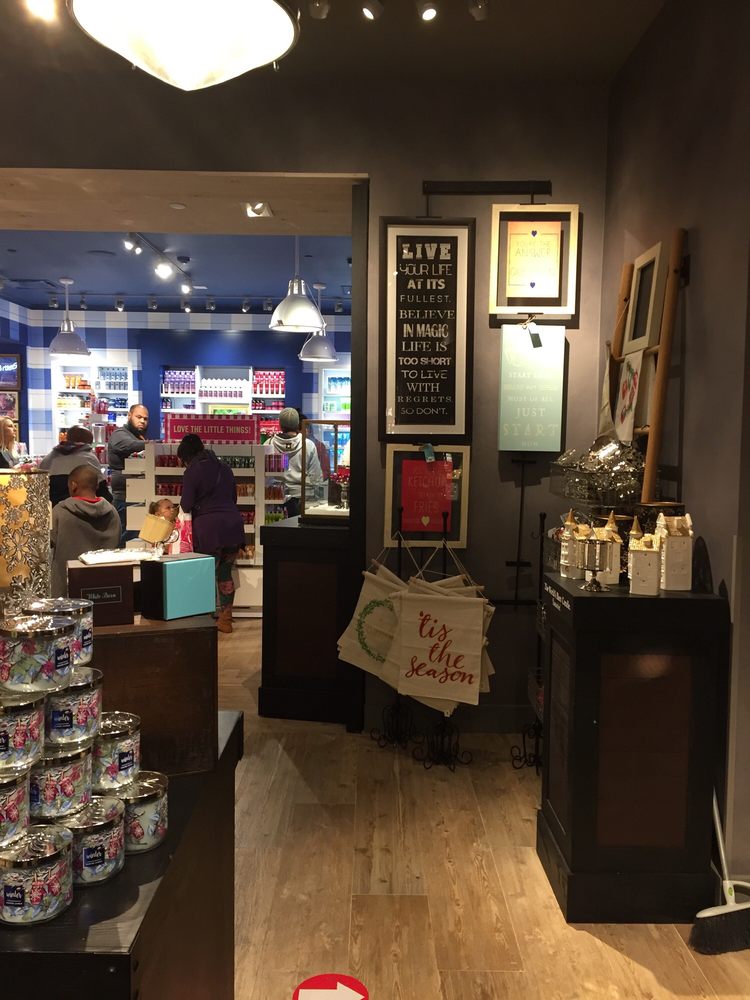 BATH & BODY WORKS Updated July 2024 10 Reviews 2100 S W S Young