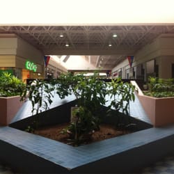 Greenspoint Mall - Mall entrance from Macy's