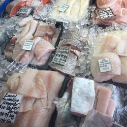 Maddigan's Seafood - Plenty of local fresh caught fish that can be grilled, deep fried, or bought by the kilogram.