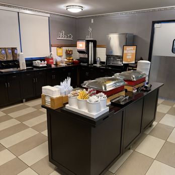 Hampton Inn Chicago Downtown/N Loop/Michigan Ave - Breakfast - Hotels Near Me - Chicago, Illinois Hampton Inn Chicago Downtown/N Loop/Michigan Ave - Breakfast - Hotels Near Me - Chicago, Illinois