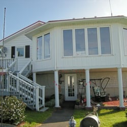 The Beach House Bed & Breakfast - The outside of the Beach House
