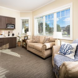 Beacon Crest Senior Living - Front Room in the Suites