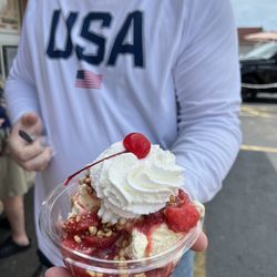 Austin's Homemade Ice Cream - Strawberry shortcake sundae