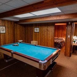 Cedar Valley Lodge & Cabin on the River