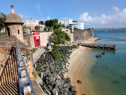 Puerta de San Juan by null