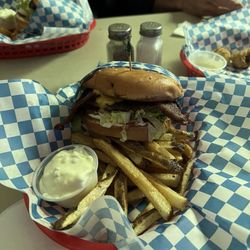 Lone Fir Bar & Grill - Bacon cheeseburger- great!