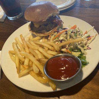 Harborside Restaurant - Happy hour slider - American Near Me - Newport Beach, California Harborside Restaurant - Happy hour slider - American Near Me - Newport Beach, California