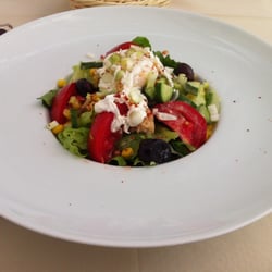 Evimiz - Nicoise salad with poached egg