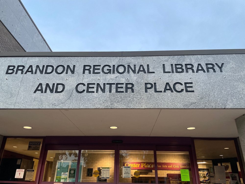 BRANDON REGIONAL LIBRARY Updated August 2025 18 Photos & 19 Reviews