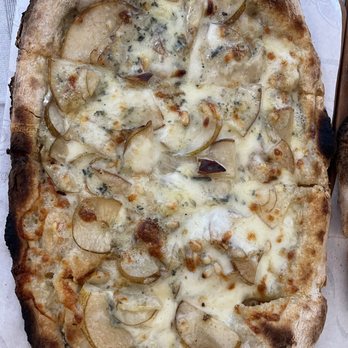 La Locanda di Pietro - Pere e Gorgonzola pizza - Roman Near Me - Rome, RM La Locanda di Pietro - Pere e Gorgonzola pizza - Roman Near Me - Rome, RM
