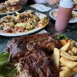 Gippers Restaurant & Ale House - Ribs