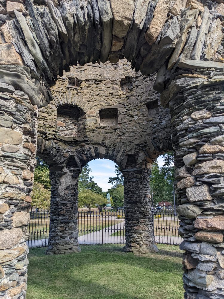 THE OLD STONE MILL Updated July 2024 Newport, Rhode Island