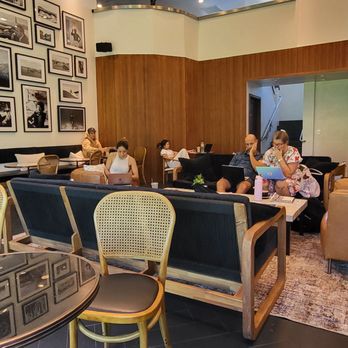 Everyday - Everyday Cafe seating area plenty of tables and chairs great for working on your laptop. - Cafes Near Me - Honolulu, Hawaii
