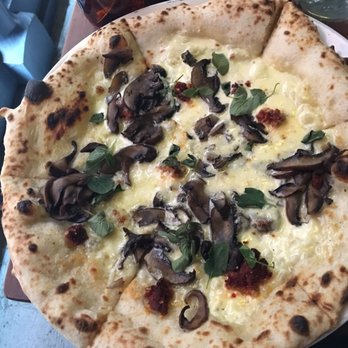 MATTO NAPOLETANO PIZZERIA  - Pizza Near Me - Melbourne, VIC