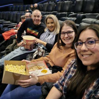 AMC Burbank 16 - Cinema Near Me - Burbank, California
