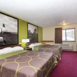 Super 8 by Wyndham Chadron NE - Guest room