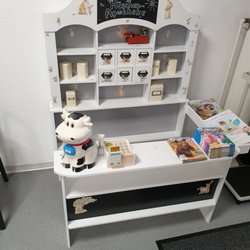 Has & Igel - Mini-Apotheke in der Spielecke.