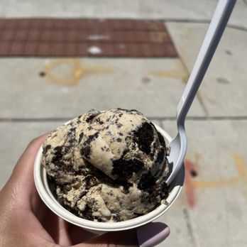 Bmore Licks - Cuban coffee Oreo - Ice Cream & Frozen Yogurt Near Me - Baltimore, Maryland
