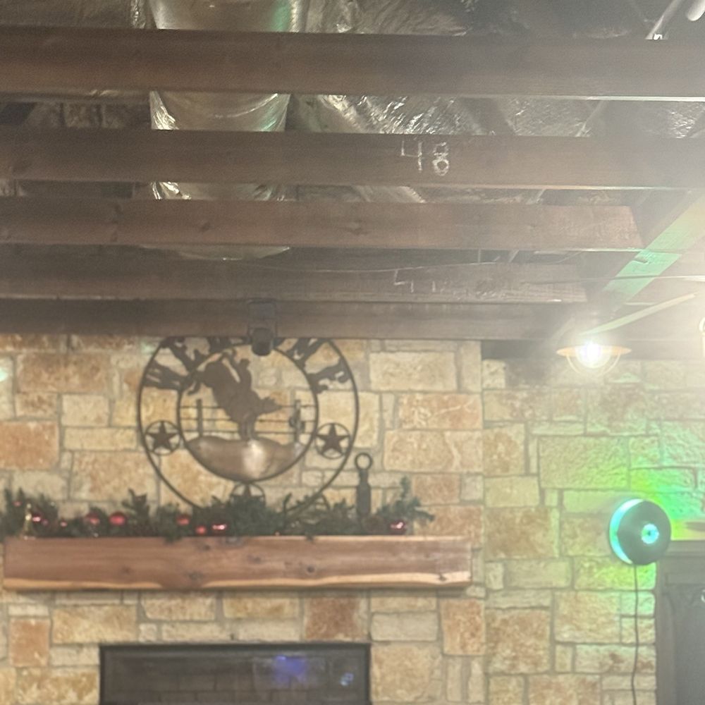 The Salt Lick BBQ - Barbeque Near Me - Round Rock, Texas