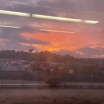 Amtrak Pacific Surfliner - Instead we saw the sunset behind some trash - Trains Near Me - Los Angeles, California Amtrak Pacific Surfliner - Instead we saw the sunset behind some trash - Trains Near Me - Los Angeles, California