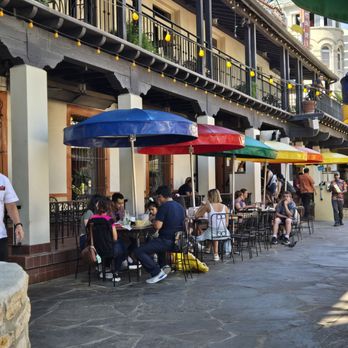 Casa Rio - Outdoor seating at Casa Rio. - Mexican Near Me - San Antonio, Texas