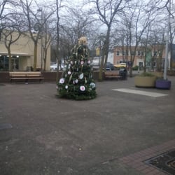 Trimet #75 - Milwaukie Transit Center/St. Johns - Cute Christmas Tree in St. Johns near the #75 bus stop just across from Starbucks.