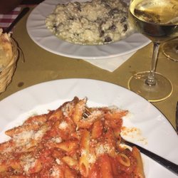 Sloppy Sam's - Delicious food and wine!! Service was