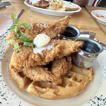 Whistle Britches - Plano - Chicken n' Waffles - American Near Me - Plano, Texas