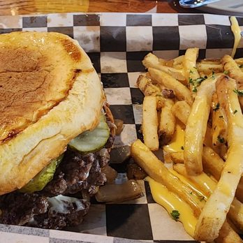 Quentin Tap - Smash Burger and cheese fries - Sports Bars Near Me - Palatine, Illinois