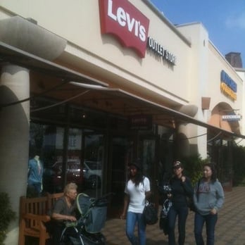Levi’s Outlet Store - Women's Clothing Near Me - Commerce, California