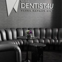 MiamiDentist4U by Javier Andrade DDS - Front desk lobby