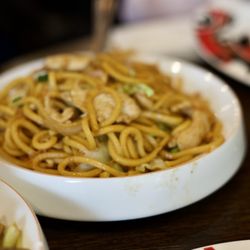 E-TANG - R6. Chicken Lo Mein