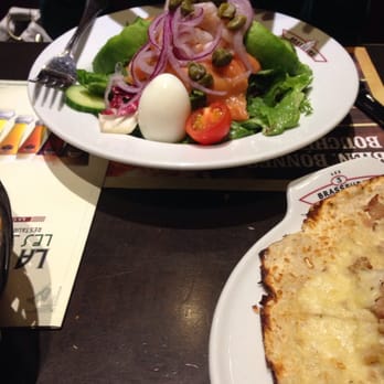 3 Brasseurs - Salmon and shrimp salad looks good. - Brewpubs Near Me - Quebec, Quebec 3 Brasseurs - Salmon and shrimp salad looks good. - Brewpubs Near Me - Quebec, Quebec